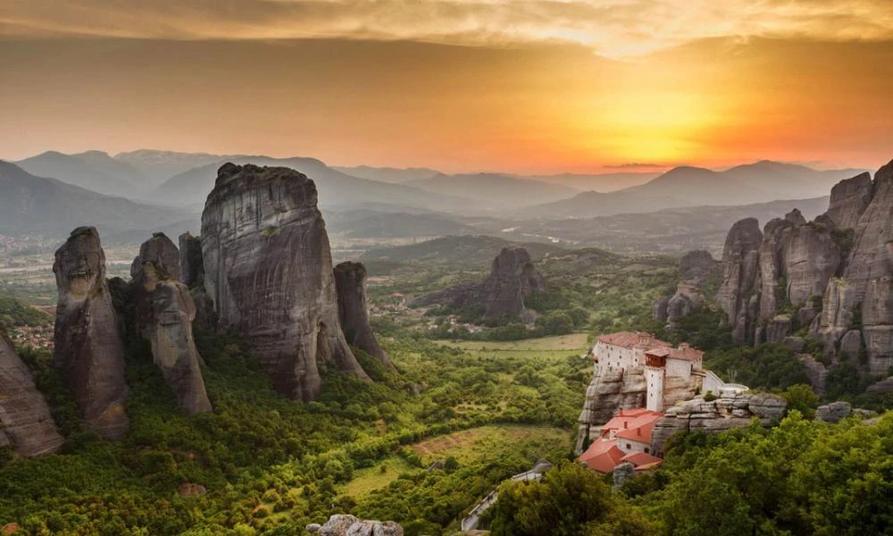 Μετέωρα: Μεταξύ ουρανού και γης, ένα σπάνιο παγκόσμιο γεωλογικό φαινόμενο